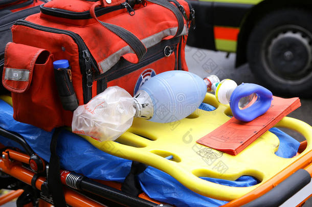 紧急救护车救援担架手推车的呼吸面罩