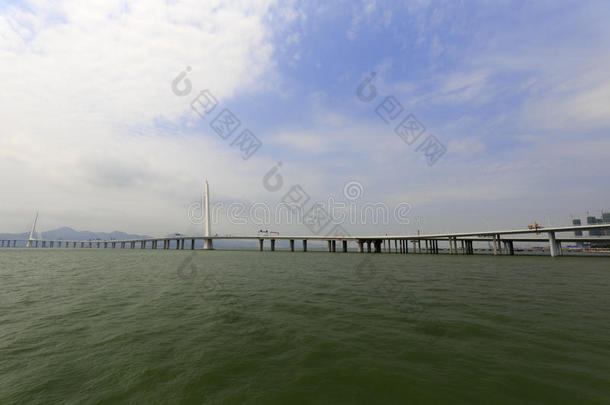 著名的深圳湾大桥