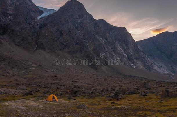 基地露营在Auyuittuq国家公园风景，努纳武特，加拿大