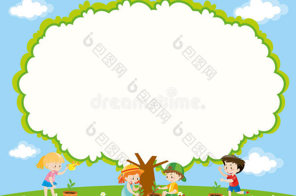 框架模板与孩子在花园植树