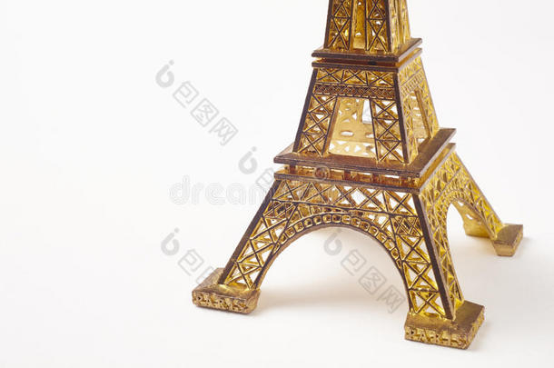 埃菲尔铁塔纪念品细节隔离在白色。 法国巴黎旅游
