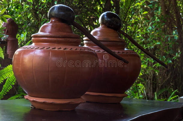 关闭泰国传统陶器饮用水与d