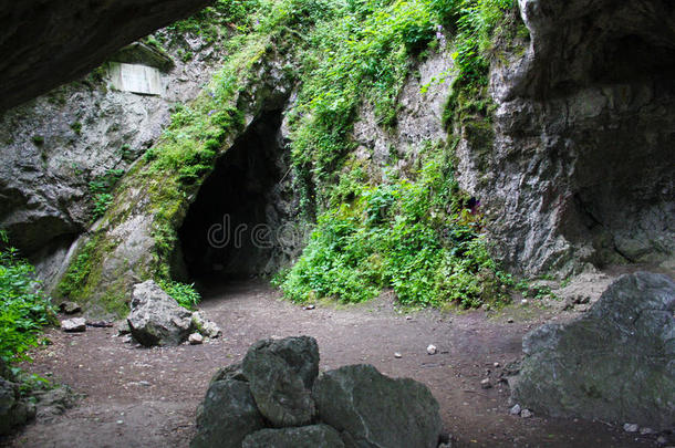 箭头美丽的波希米亚洞穴穴居人
