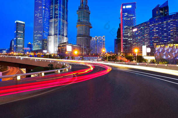 空路面与上海陆家嘴城市建筑