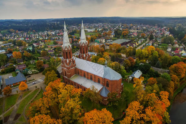 立陶宛安克斯西亚：新哥特式罗马天主教会在秋天