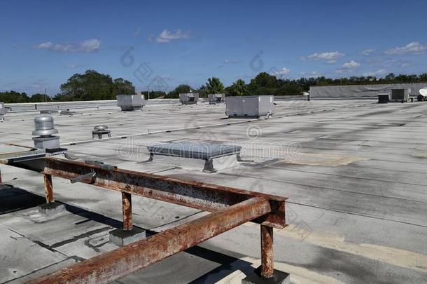 平商业屋顶修复光滑改造光滑平屋顶