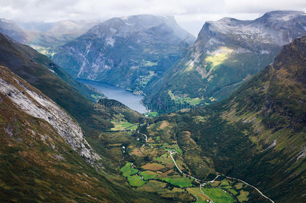 挪威山谷和<strong>峡湾</strong>的经典夏季照片