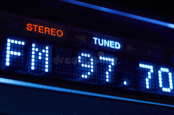调频调谐器无线电显示器。 立体声数字频率站调谐。