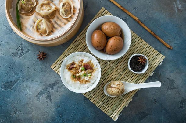 中国流形饺子，茶蛋和波里格