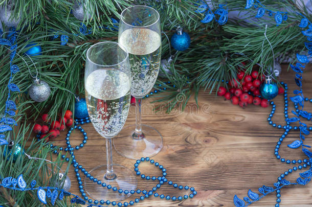 圣诞节和新年假期作文，<strong>香槟</strong>，松树，装饰品装饰