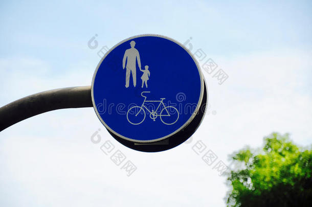 自行车和行人路标