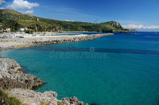 海滩和码头迪卡莫塔，意大利