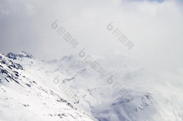 阿尔卑斯山意大利阿尔卑斯山自然景观冬季阿尔卑斯山冬季