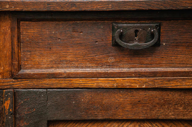 古董家具的碎片。 老式木材表面。 粗糙的背景，旧的粗糙的纹理