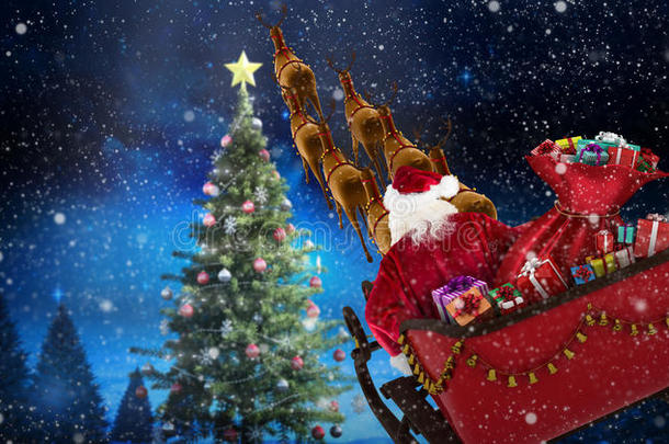 圣诞老人乘坐雪橇的<strong>高角度视图</strong>的复合图像