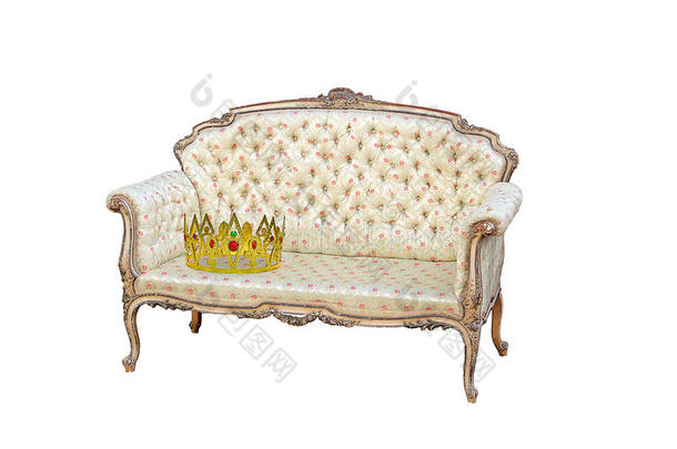 摄政躺椅上的<strong>金色皇冠</strong>