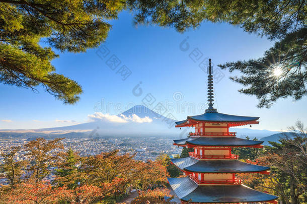 日本富士吉田，富士山，带朱丽托宝塔