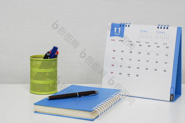 商务会议与十一月日历，笔记本和文具