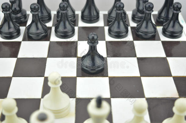 国际象棋作文。 国际象棋桌上的初始状态