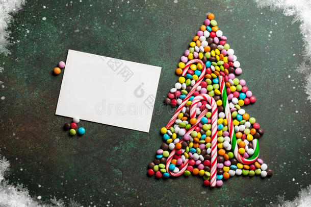 糖果圣诞树形状和贺卡