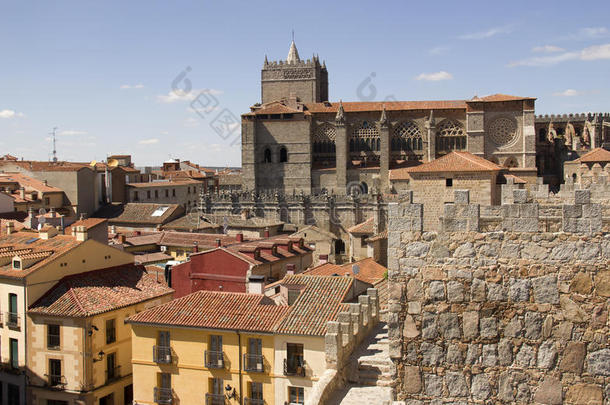 西班牙阿维拉的古城墙和大教堂