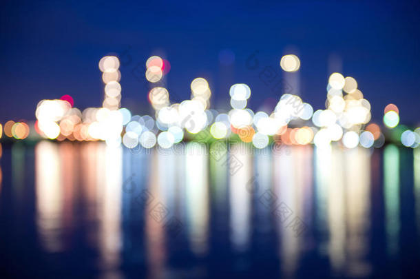 炼油厂的Bokeh。 博克的背景