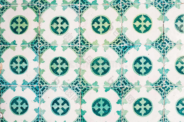 绿色的阿祖莱霍斯，葡萄牙里斯本老城的旧瓷砖