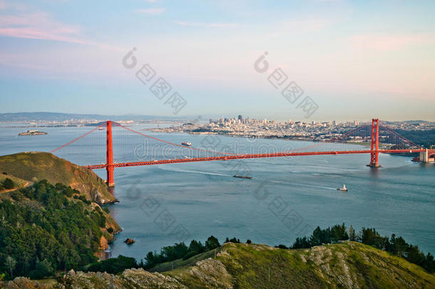 日落后加州旧金山金门大桥