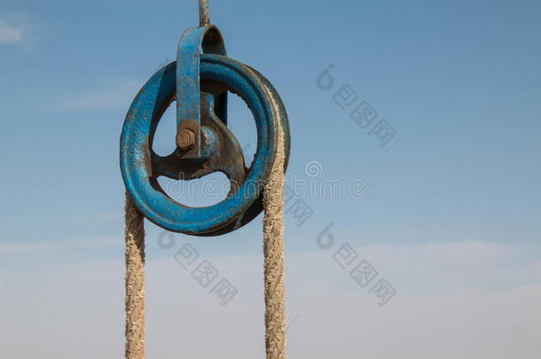 沙漠中<strong>一口</strong>井的滚筒的细节，摩洛哥