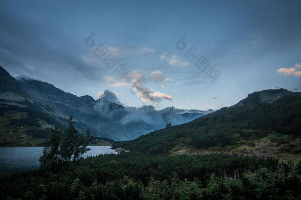 从五个波兰池塘<strong>旅舍</strong>到前波兰池塘的夜景