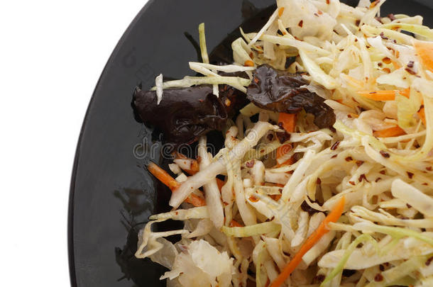 中国食物。 加卷心菜和蔬菜的热沙拉