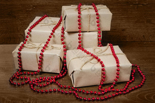 礼品包装从牛皮纸包装与缠绕
