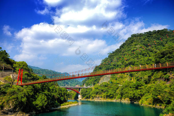 亚洲美丽的蓝色桥平静的