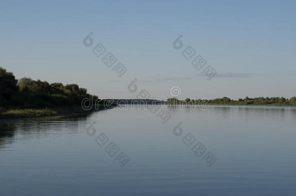 河流的延伸。 河流景观。 俄罗斯。