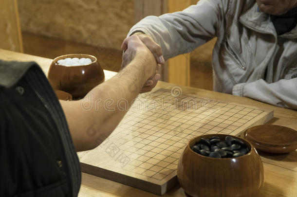 玩围棋或围棋前握手