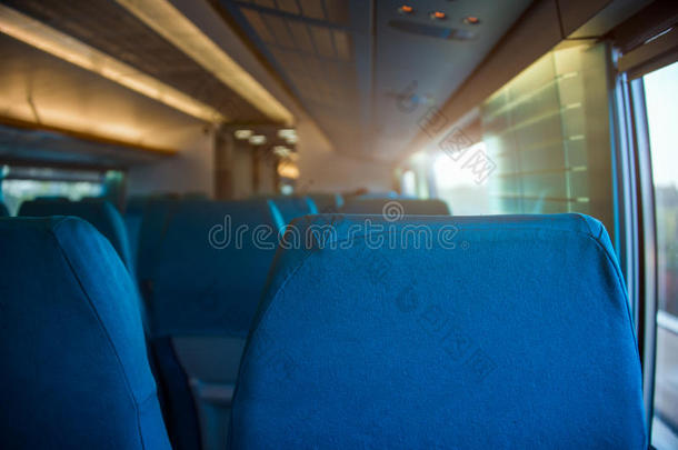 火车上靠窗户空座位
