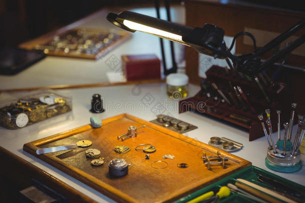 精确的古董商业时钟发条装置