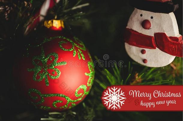圣诞快乐和新年祝福与圣诞装饰的复合形象