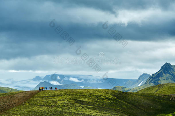 山里的徒步旅行者