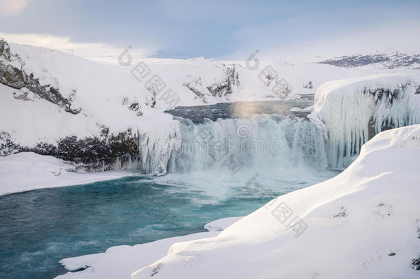 冬季冰岛的戈达弗斯瀑布