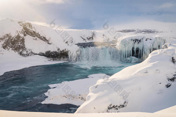 冬季冰岛的戈达弗斯瀑布