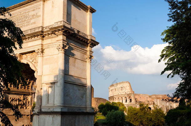 详细资料来自提图斯拱门上的圣道，罗马，意大利，