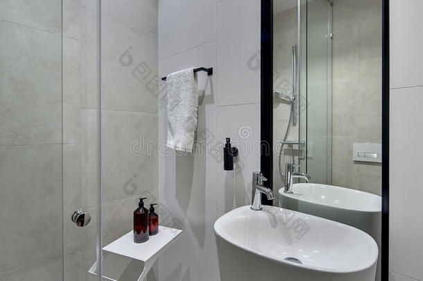 现代风格的浴室