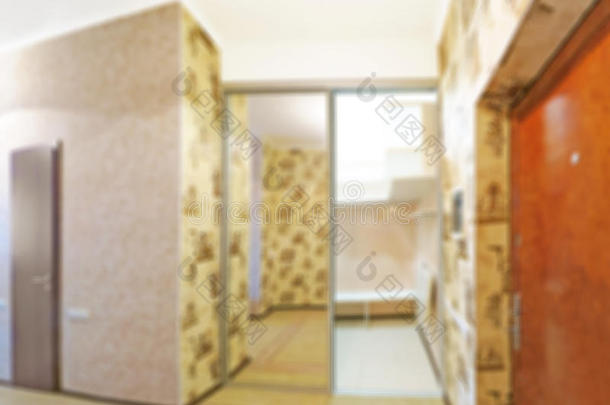 抽象模糊的图像。 背景室内住宅房间的房子里面有家具。 走廊入口