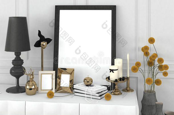 框架中的空白海报和桌子上古典风格的装饰元素
