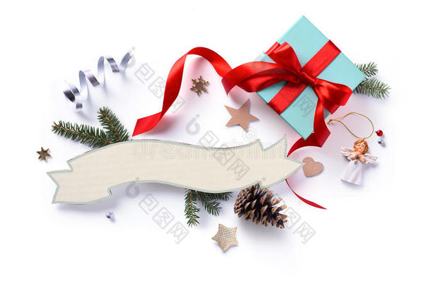 圣诞假期装饰；圣诞礼物，冷杉树枝