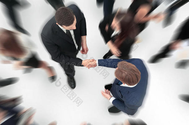 商务握手。商务握手与商务人士