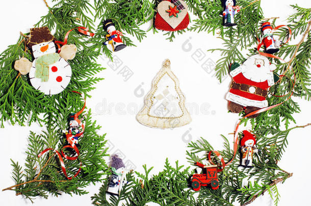 圣诞装饰隔离，白色背景为明信片礼品年份
