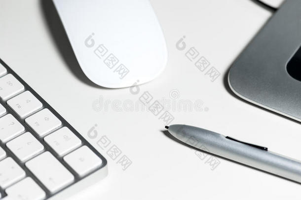 电脑键盘，键盘上的键在前台