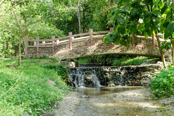 拱门<strong>建筑</strong>学<strong>大气</strong>的秋天背景